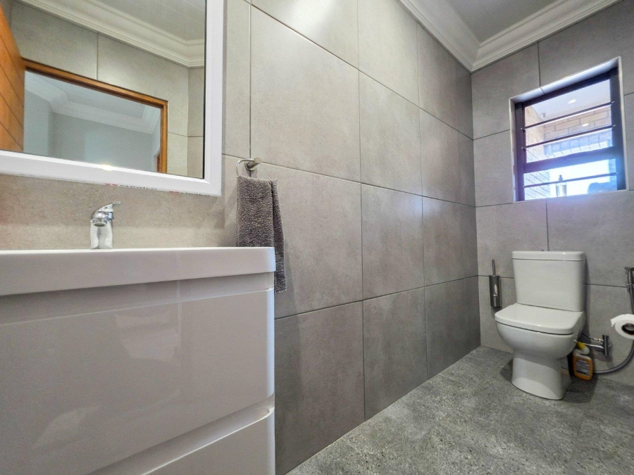 3 Bedroom Property for Sale in Stilbaai Wes Western Cape